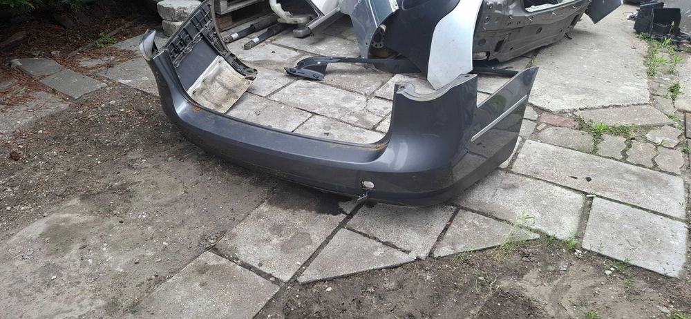 zderzak tył passat b6 kombi la7t