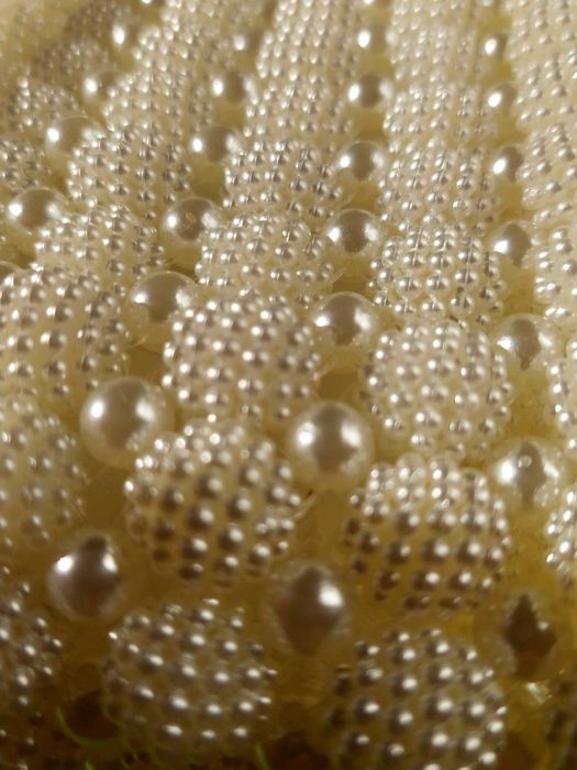 Exclusiva e Única Mala de Pérolas Brancas para Senhora