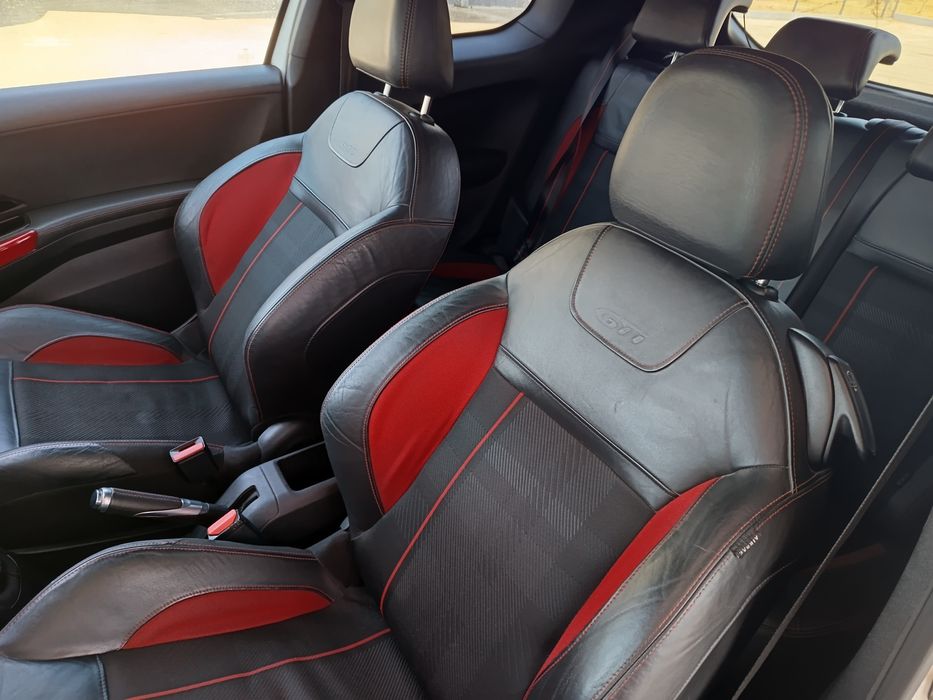 Peugeot 208 GTI 2013