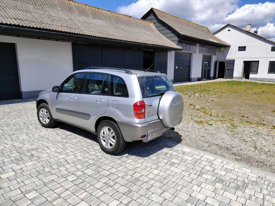 Samochód Toyota Rav4