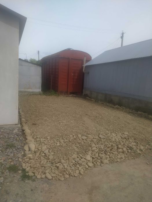 Продам місце під гараж