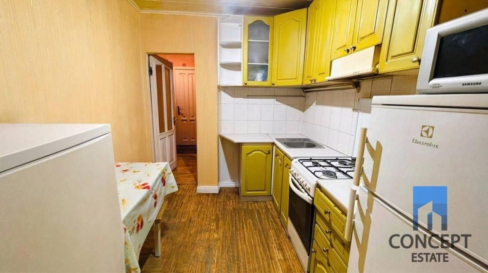 Продам большую 3 комн. квартиру 61 м2 ул.Независимости (Титова)