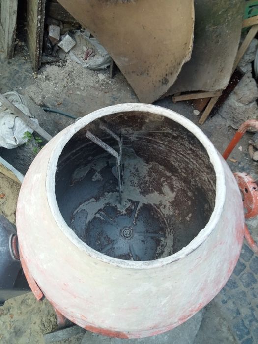 Здам в оренду бетономішалку