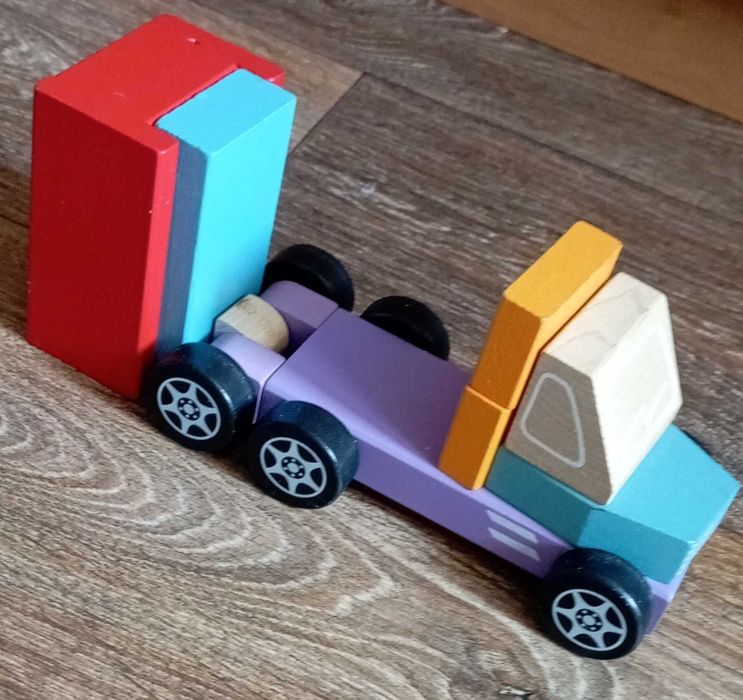 Іграшки дерев'яні для найменших