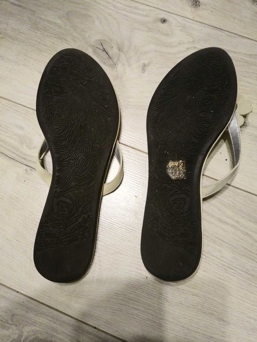 Eleganckie klapki damskie rozmiar 40  / tj 26 cm/