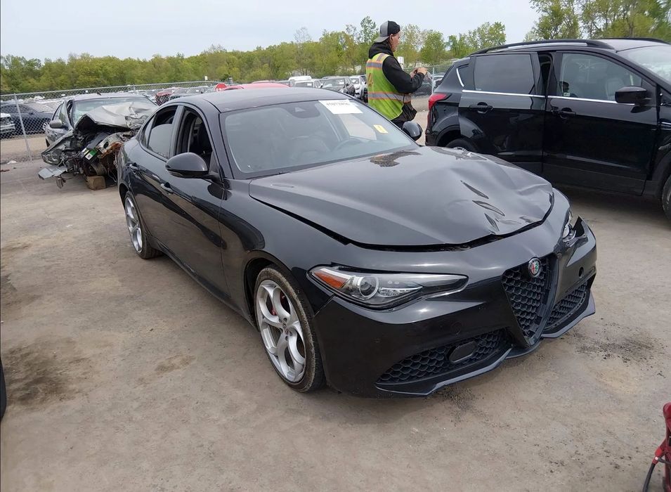 Alfa Romeo Giulia Alfa Romeo Giulia Ti Sport