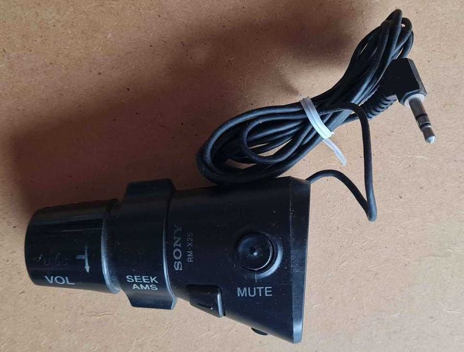 Auto rádio SONY CDX-R3300 c/comando volante, 4x50W