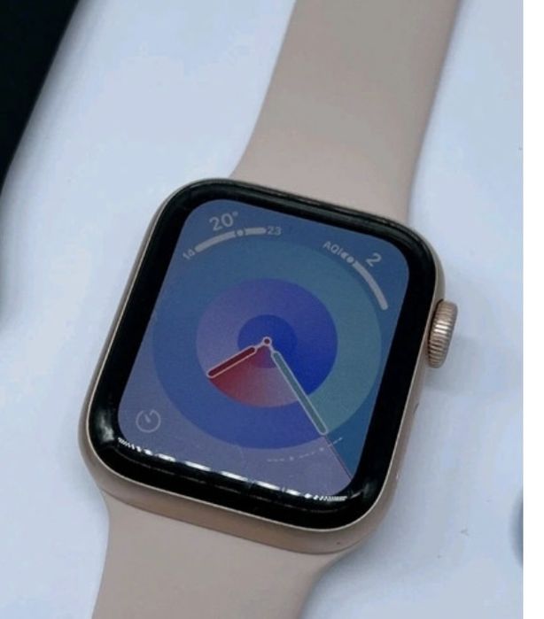 Apple Watch 2 as new, gold with some extra bracelets64739999063681121