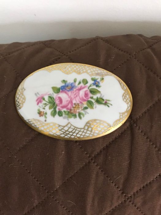 Aplique em Porcelana