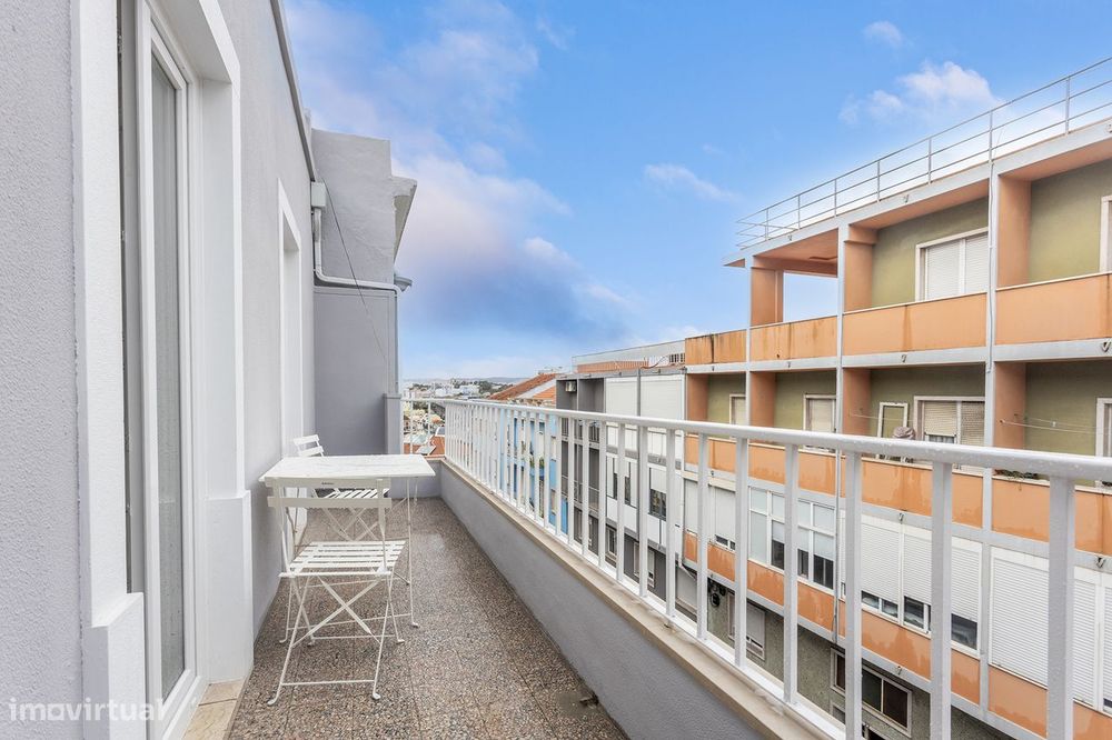 Para arrendar: T2 Sofisticado em Campolide