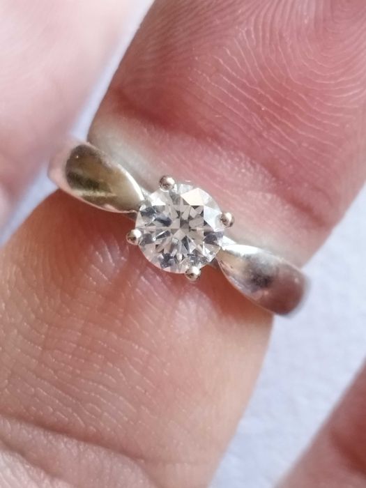 Продаю золотое кольцо с Чистым Бриллиантом Diamond 0,59 kt