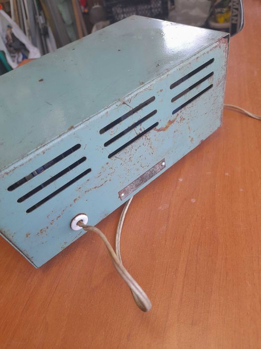 блок живлення 4--12 вольт 3амп