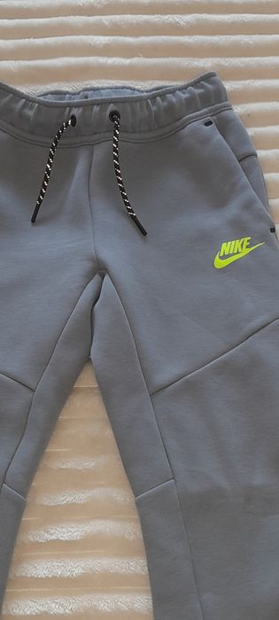Nowe spodnie dresowe Nike