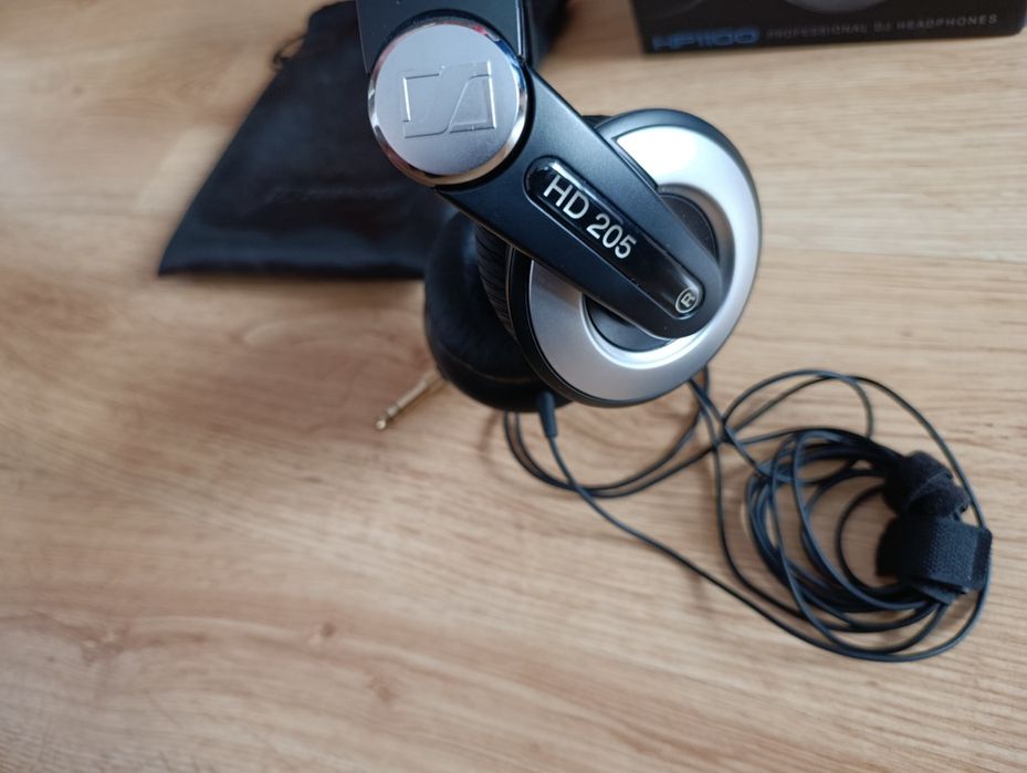 Słuchawki Sennheiser HD205.