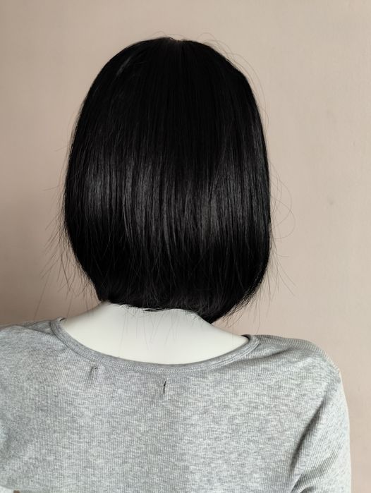 Nowa czarna realistyczna peruka wig bob kare z grzywką