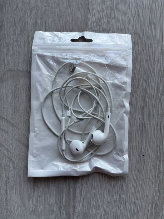 Навушники EarPods з роз’ємом Lightning для iPhone