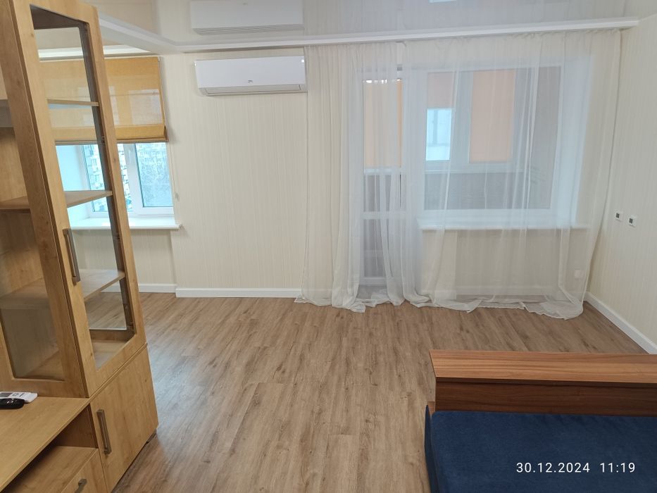 Квартира 4 комнатная  100м.кв. новый ремонт мебель техника