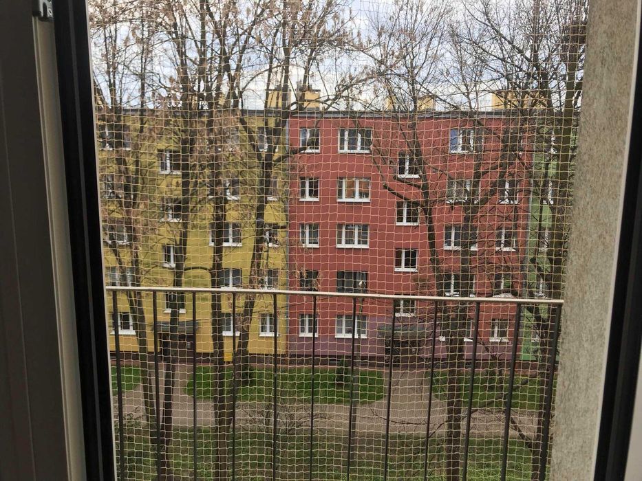 Montaż siatek na balkon przeciw ptakom, Siatka dla na kota  Sprzątanie