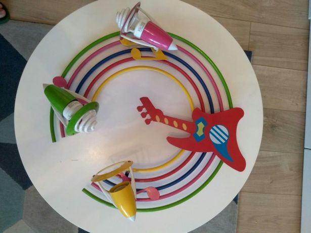 Lampa z gitarą pokój dziecięcy