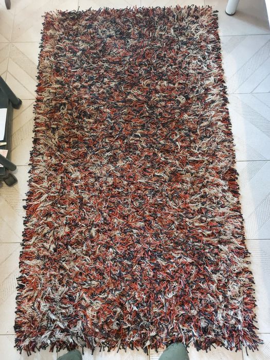 Tapete  como novo.  medidas 1,50X80 m