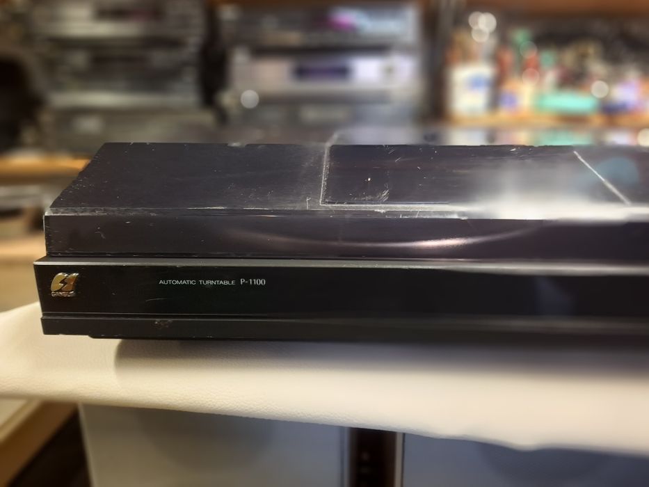 Gramofon Sansui P-1100