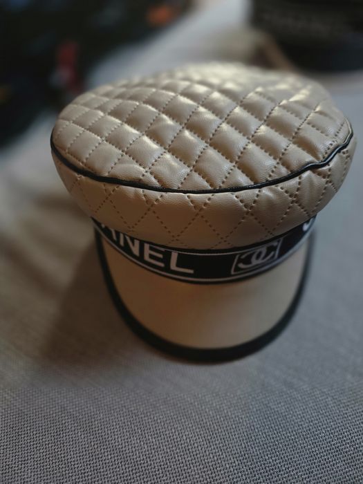 Kaszkiet różne kolory, materiał