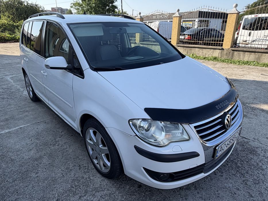 Volkswagen Touran ( Avtomat )