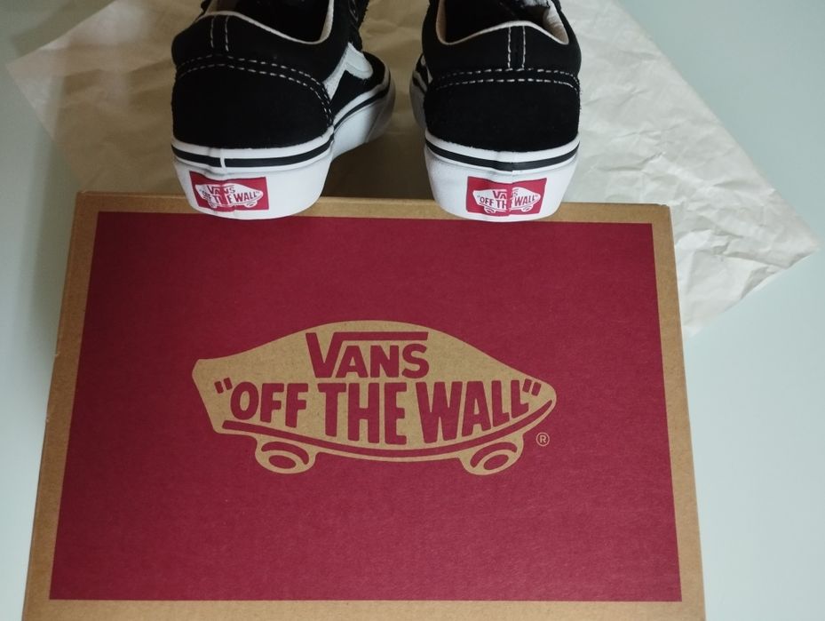 Tênis Vans N.27 NOVOS