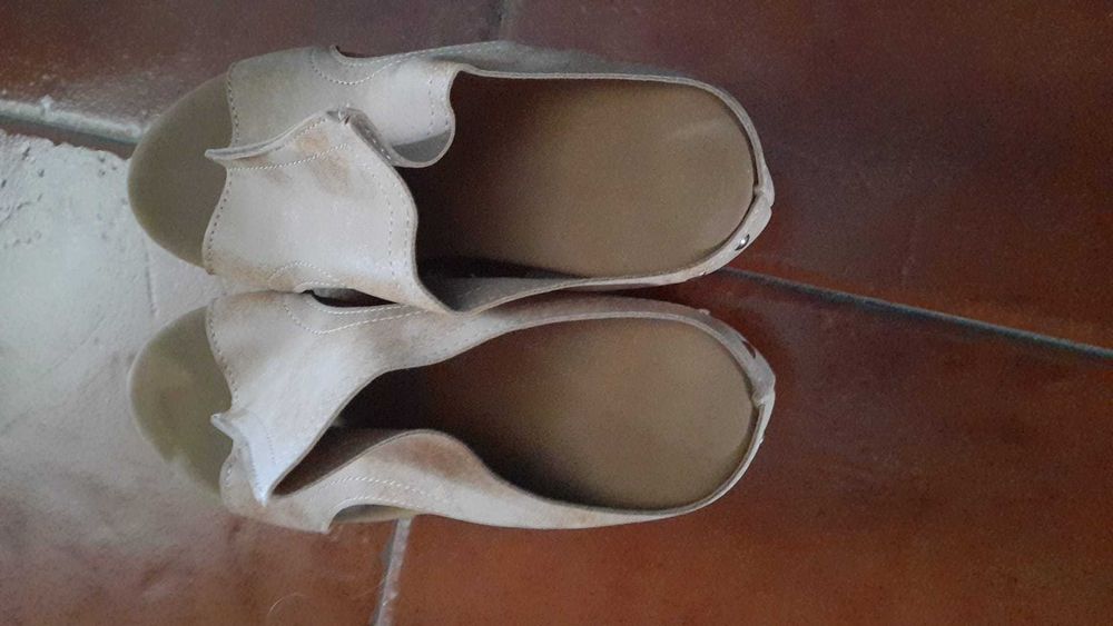 Sandálias de salto - creme