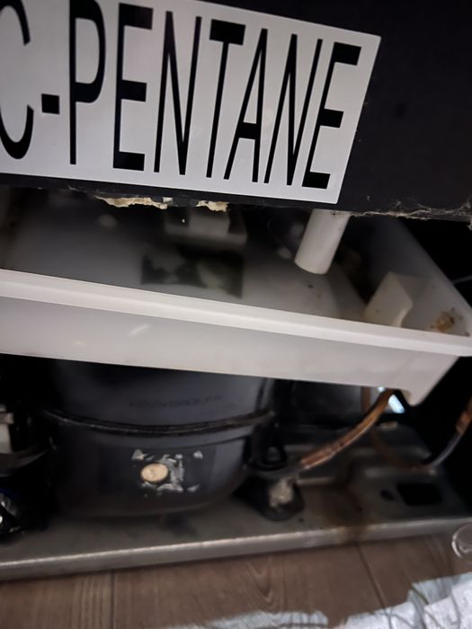 Продам двохкамерний  холодильник Delfa 2022 року