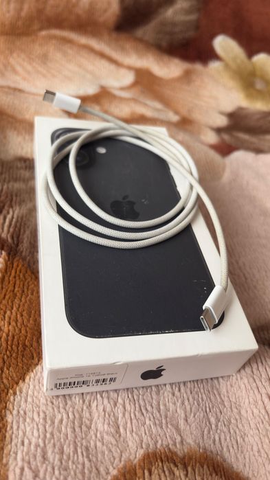 Продам iPhone 16 (128gb)