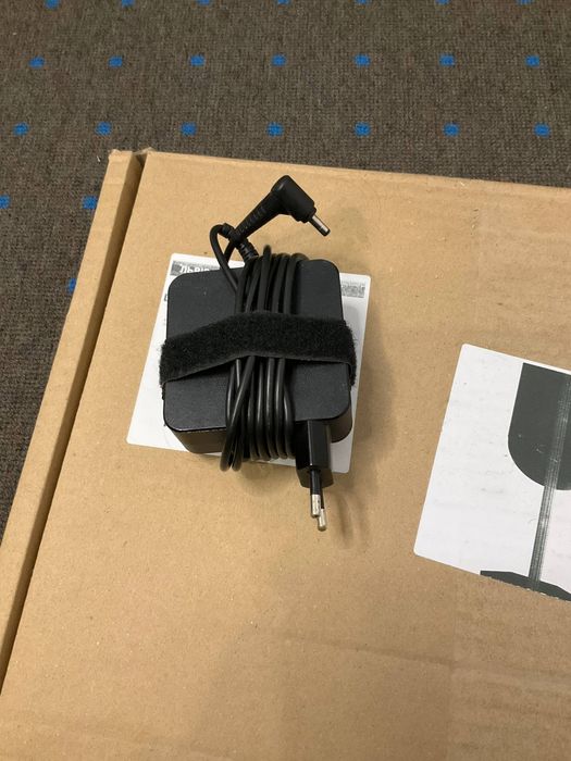 Два зарядних до ноутбука Lenovo