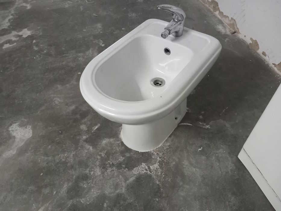 Movel-lavatório wc e bidé completo.