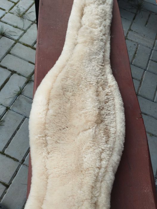 Popręg 140cm z naturalnego futra anatomiczny horze