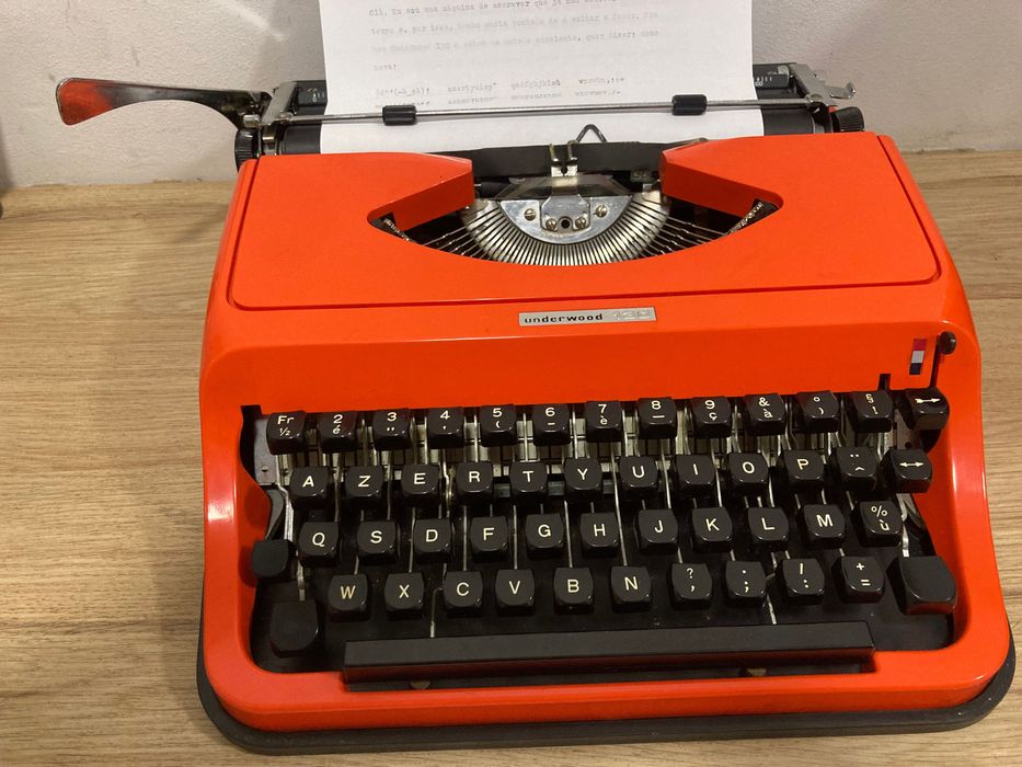 Máquina de escrever  **  Underwood 130