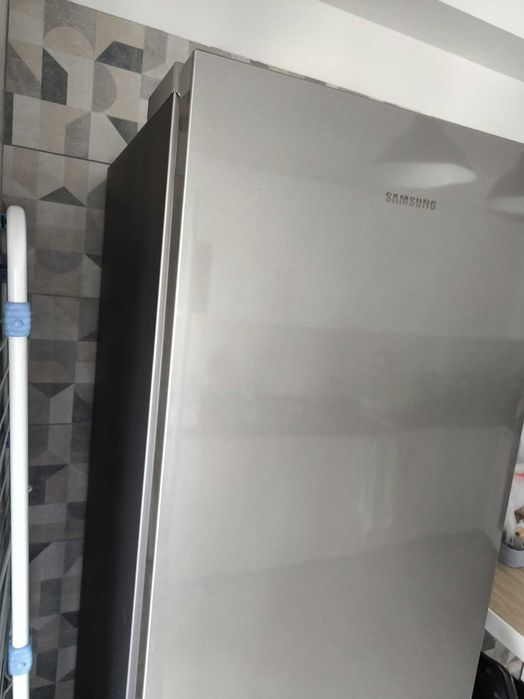 Frígorifico Combinado - Utilizado em casa de férias como novo