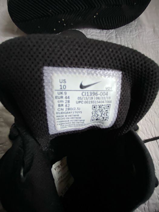 Кросовки nike в отличном состочнии.