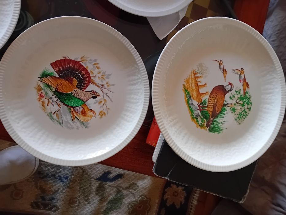 Travessas e pratos com cenas de caça.64752036028802124