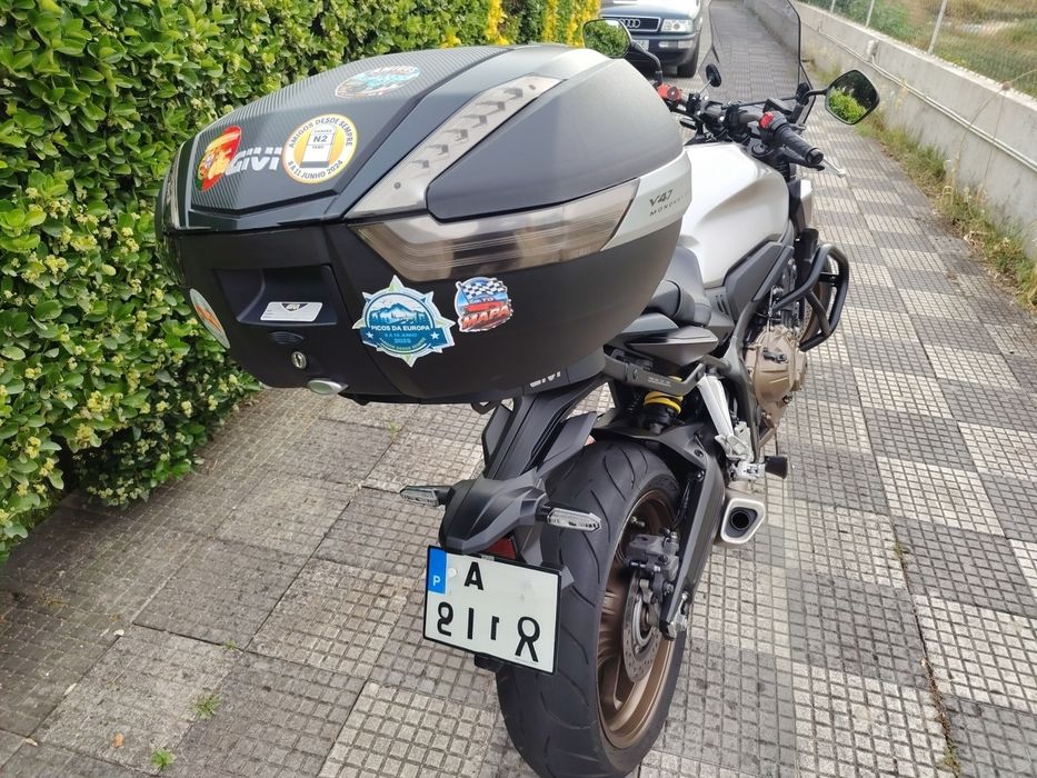 Honda CB -650 R*