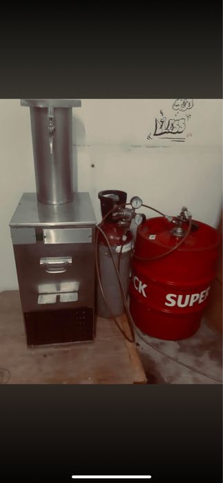 Maquina de cerveja com mesa para alugar ao dia