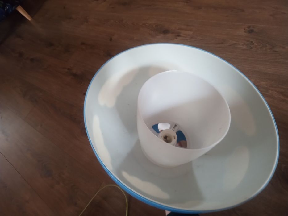 Niebieska lampa z Ikeai chmurki