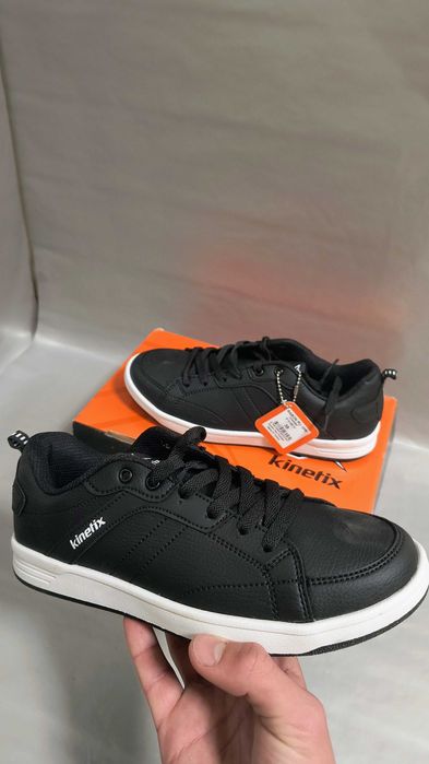 Czarne SNEAKERSY męskie Kinetix – Rozmiar 38 – NOWE w pudełku!