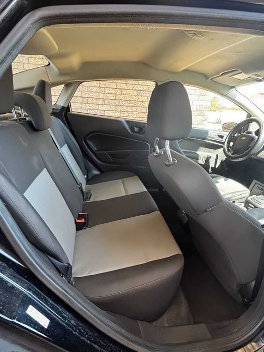 Ford Fiesta SE      2016