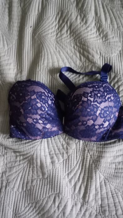 Biustonosz damski rozmiar 80D firmy Magnolia
