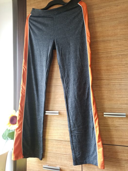 Damskie szare spodnie dresowe z lampasem Crane sports M 40/42