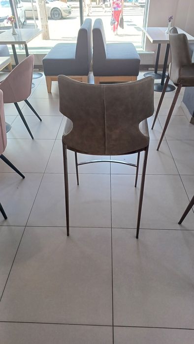 Барный стул коричневый