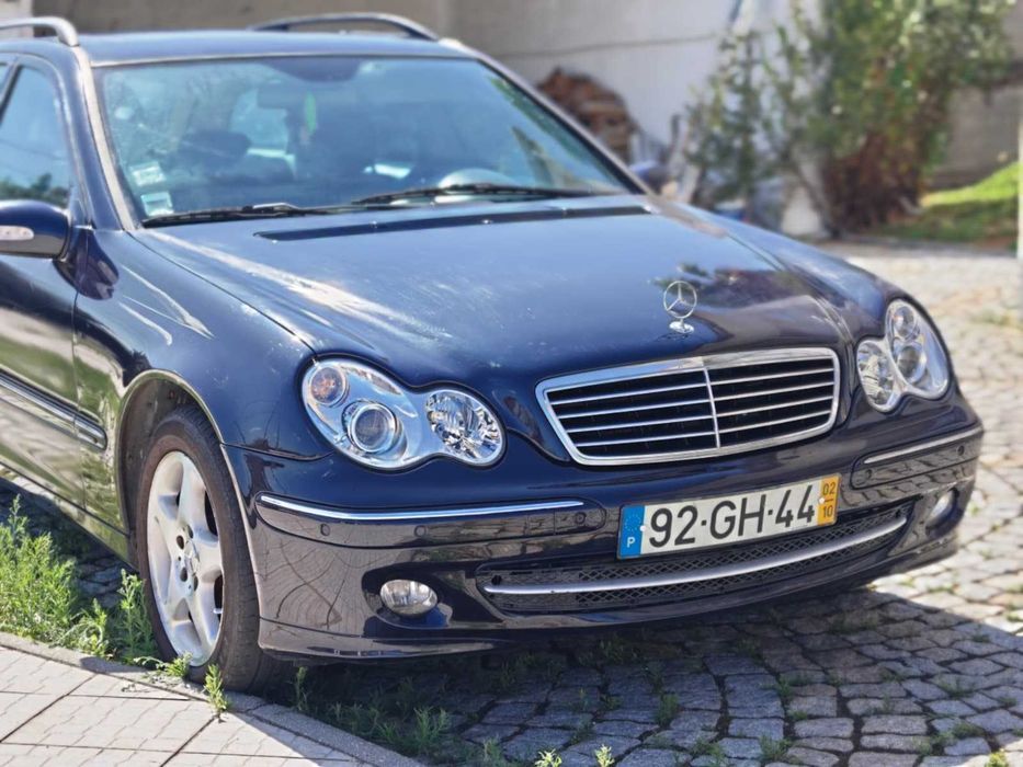 Mercedes 220 CDI automática, de 2002 com 355 000 kms