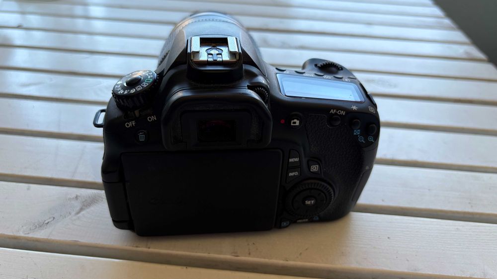 Máquina fotográfica Canon EOS 60D