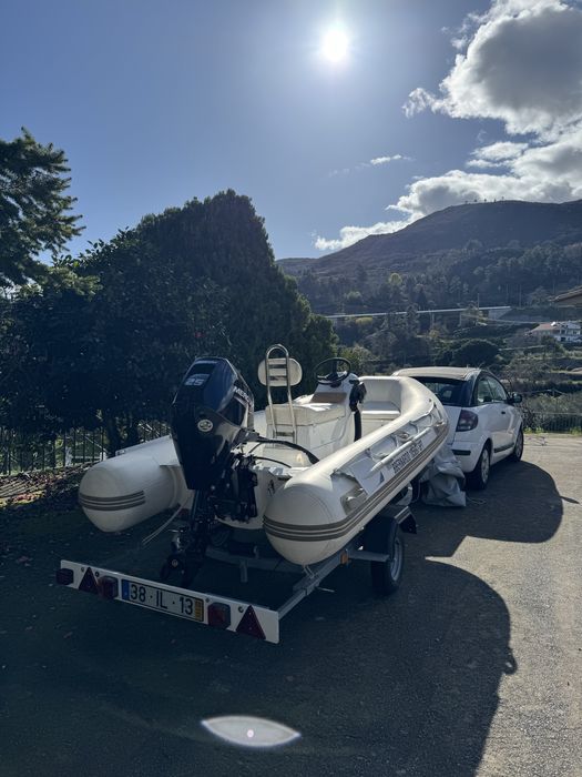 Barco semi rigido com motor mercury 25cv