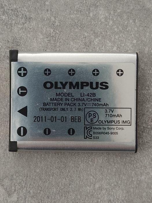 Kompaktowy aparat Olympus D-720 -Uszkodzony